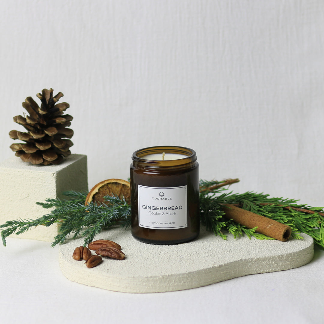GINGERBREAD-scented candles